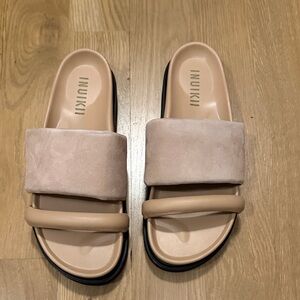 Inuikii Women's Cream and Tan Slide Sandals